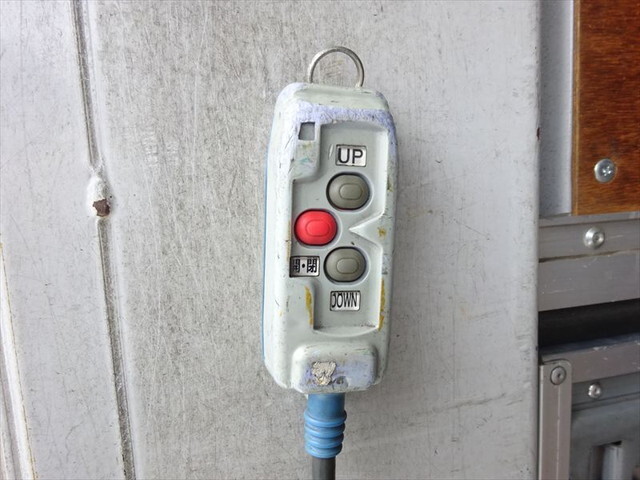 いすゞフォワードアルミウイング中型（4t）[写真18]