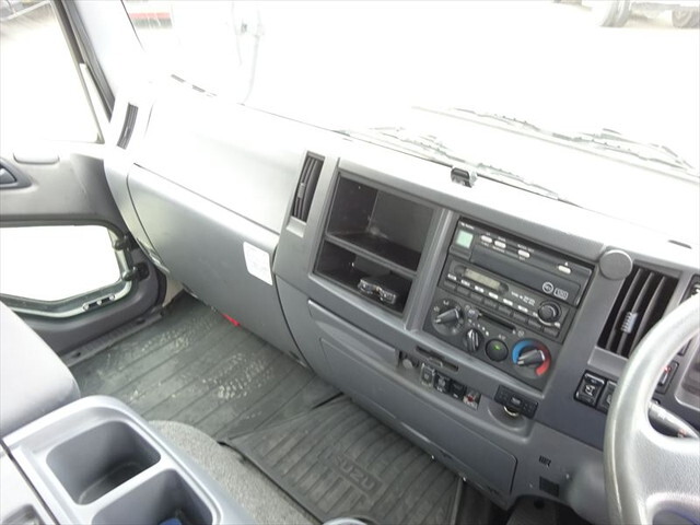 いすゞフォワードアルミウイング中型（4t）[写真28]