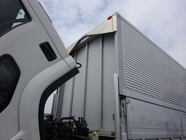 いすゞフォワードアルミウイング中型（4t）[写真39]