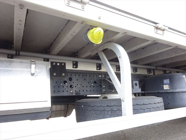 いすゞフォワードアルミウイング中型（4t）[写真05]