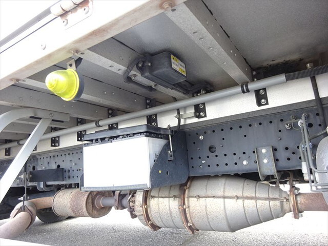 いすゞフォワードアルミウイング中型（4t）[写真08]