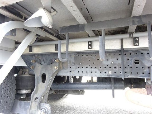 いすゞフォワードアルミウイング中型（4t）[写真09]