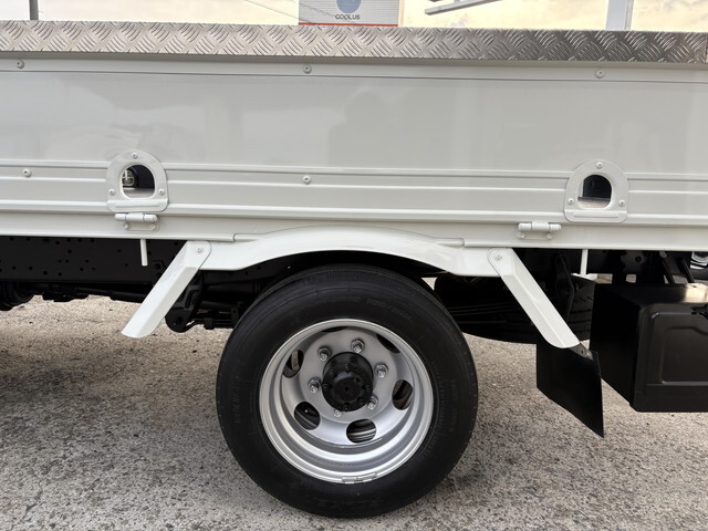 トヨタトヨエース平ボディ小型（2t・3t）[写真10]