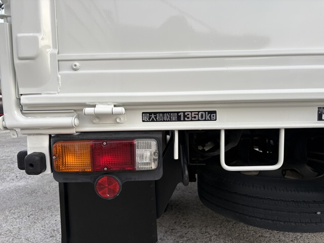 トヨタトヨエース平ボディ小型（2t・3t）[写真15]