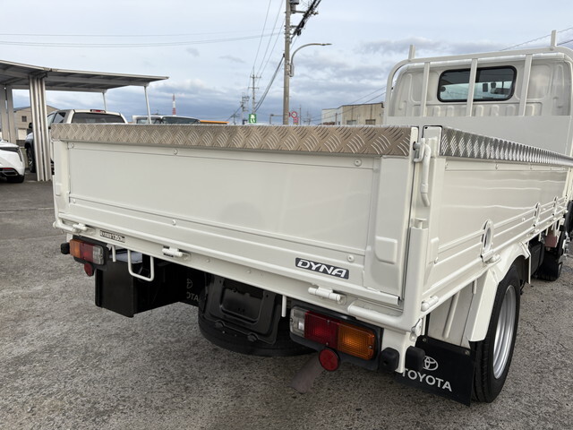 トヨタトヨエース平ボディ小型（2t・3t）[写真16]