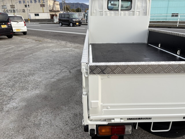 トヨタトヨエース平ボディ小型（2t・3t）[写真19]