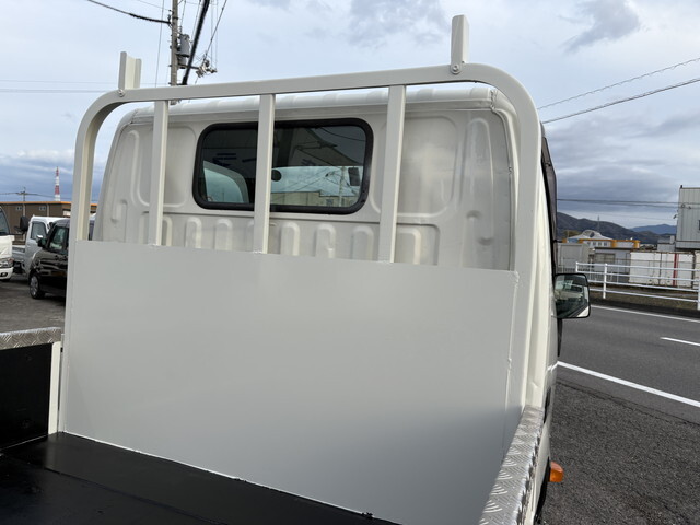 トヨタトヨエース平ボディ小型（2t・3t）[写真23]