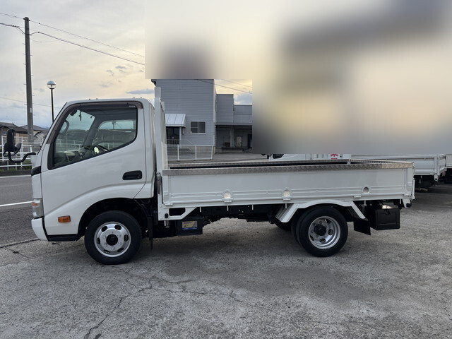 トヨタトヨエース平ボディ小型（2t・3t）[写真05]