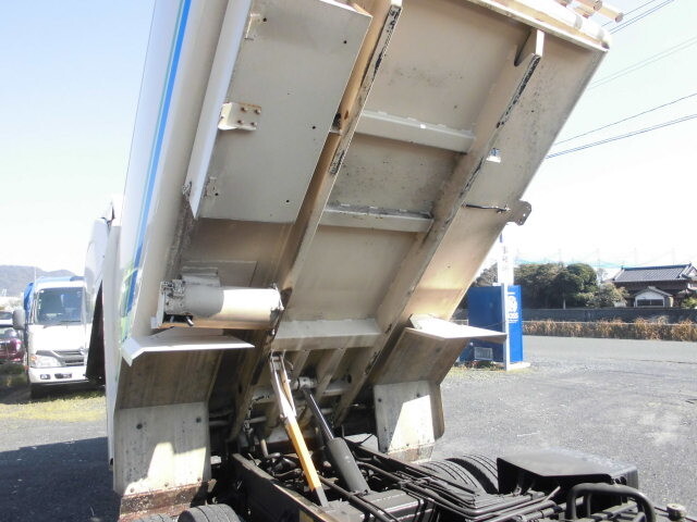 日野デュトロパッカー車（塵芥車）小型（2t・3t）[写真10]
