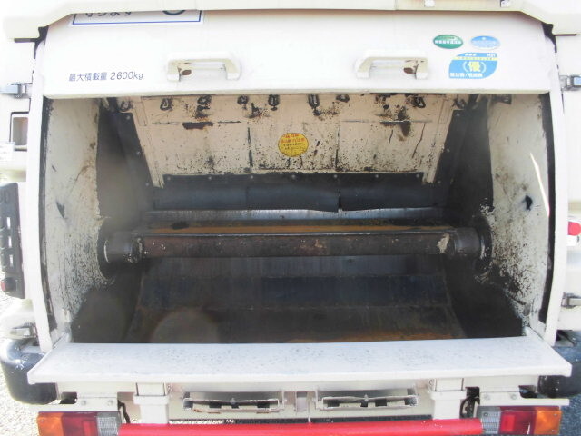 日野デュトロパッカー車（塵芥車）小型（2t・3t）[写真04]