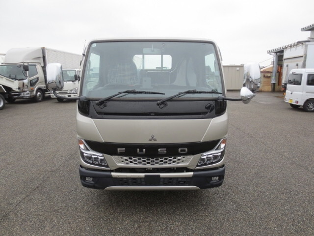 三菱ふそうキャンター平ボディ小型（2t・3t）[写真05]