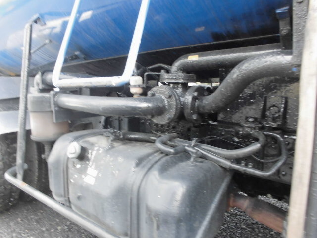 いすゞエルフバキュームカー小型（2t・3t）[写真11]