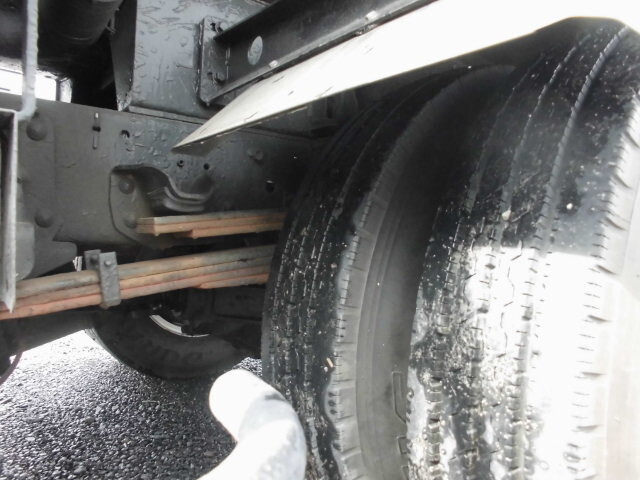 いすゞエルフバキュームカー小型（2t・3t）[写真17]