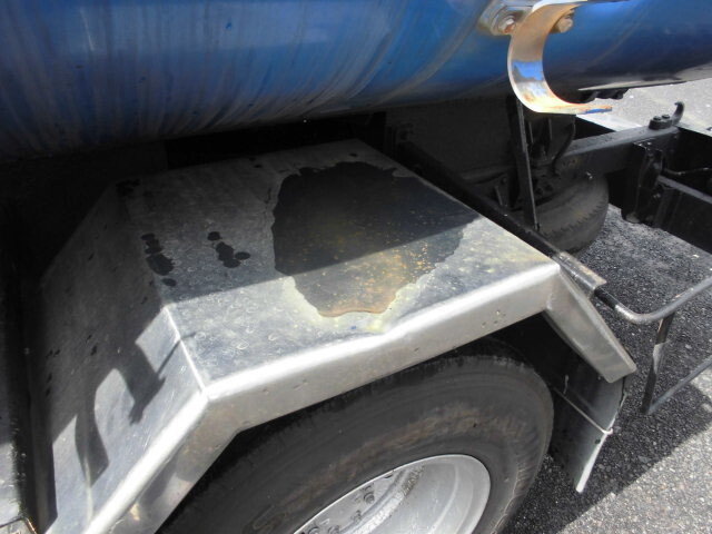 いすゞエルフバキュームカー小型（2t・3t）[写真18]