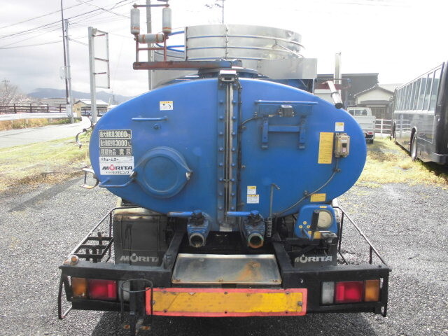 いすゞエルフバキュームカー小型（2t・3t）[写真04]