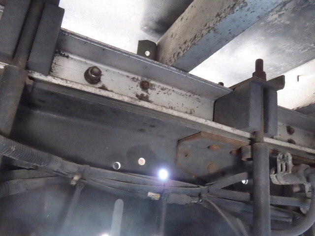 UDトラックスクオンアルミウイング大型（10t）[写真11]