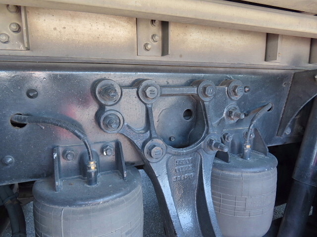 UDトラックスクオンアルミウイング大型（10t）[写真12]