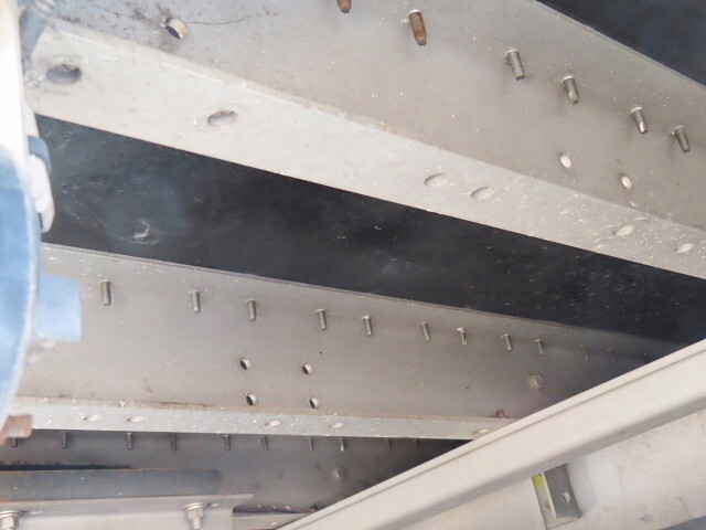 UDトラックスクオンアルミウイング大型（10t）[写真13]