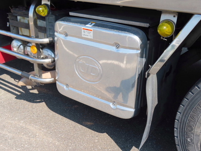 UDトラックスクオンアルミウイング大型（10t）[写真14]