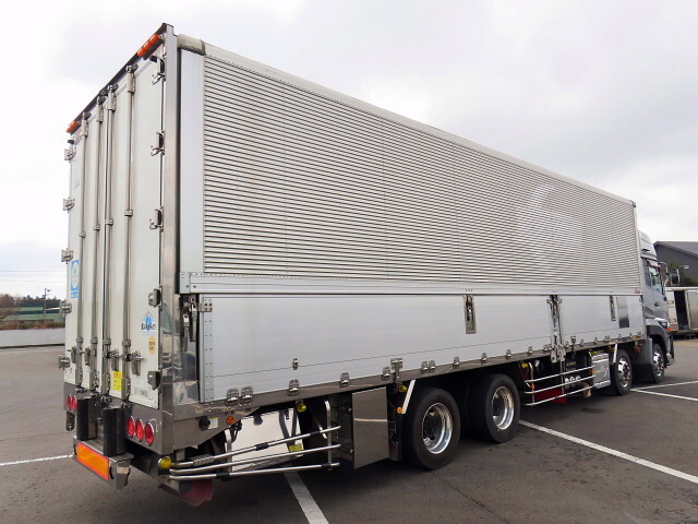 UDトラックスクオンアルミウイング大型（10t）[写真02]