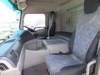 UDトラックスクオンアルミウイング大型（10t）[写真23]