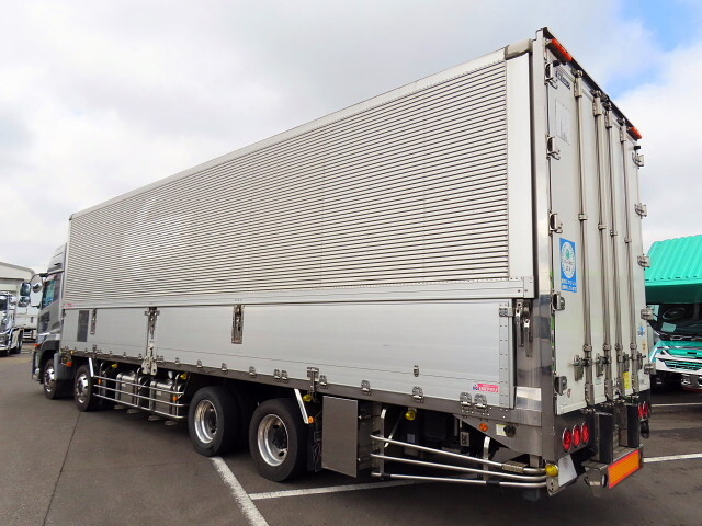 UDトラックスクオンアルミウイング大型（10t）[写真04]