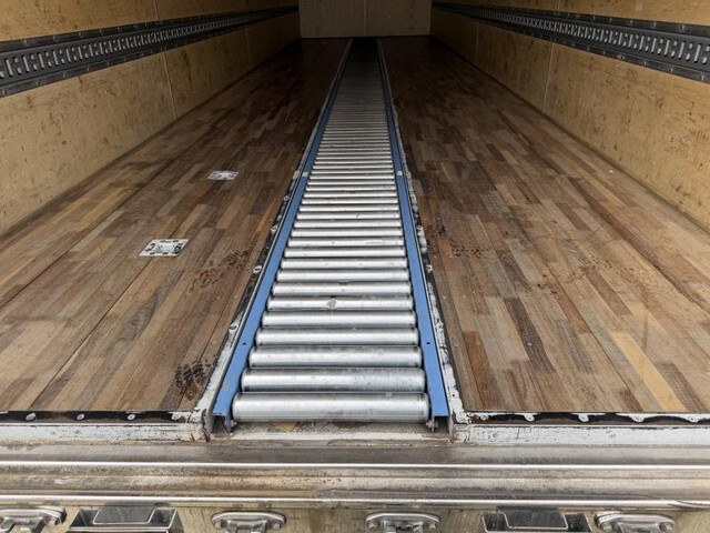 日野プロフィアアルミバン大型（10t）[写真11]