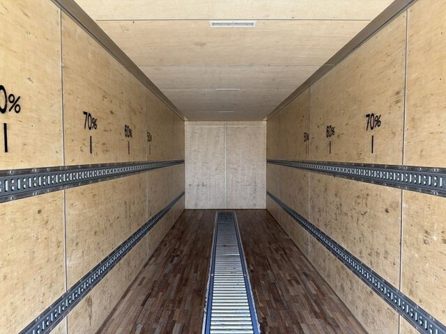 日野プロフィアアルミバン大型（10t）[写真12]