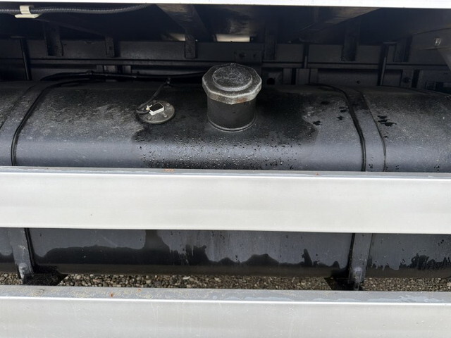 日野プロフィアアルミバン大型（10t）[写真27]