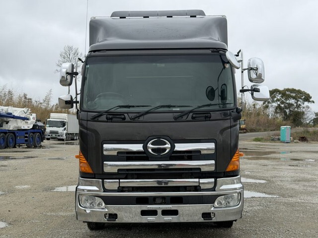 日野プロフィアアルミバン大型（10t）[写真03]