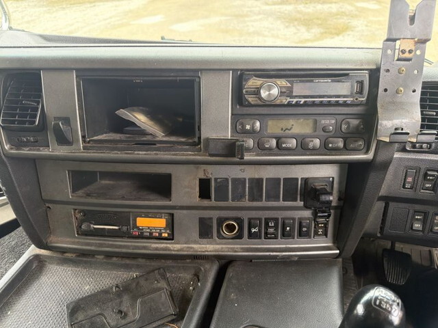 日野プロフィアアルミバン大型（10t）[写真34]