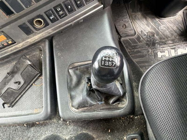 日野プロフィアアルミバン大型（10t）[写真35]