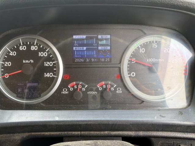 日野プロフィアアルミバン大型（10t）[写真36]