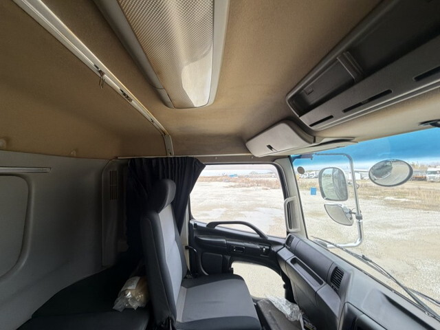 日野プロフィアアルミバン大型（10t）[写真39]