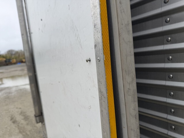 日野プロフィアアルミバン大型（10t）[写真09]