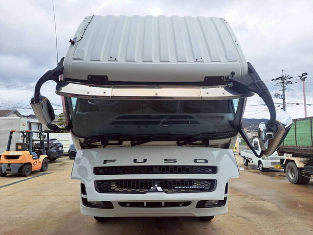 三菱ふそうスーパーグレート深ダンプ（土砂禁ダンプ）大型（10t）[写真10]