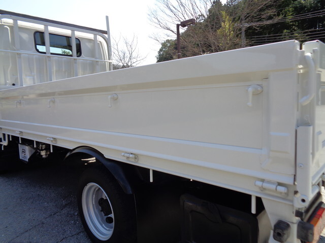 トヨタトヨエース平ボディ小型（2t・3t）[写真17]