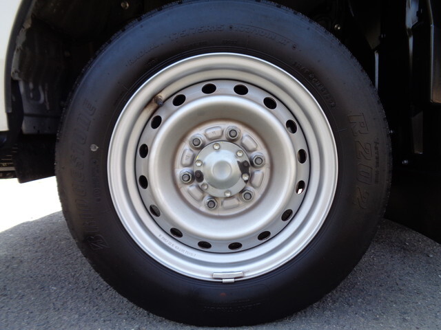 トヨタトヨエース平ボディ小型（2t・3t）[写真26]