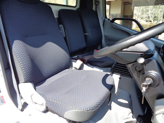 トヨタトヨエース平ボディ小型（2t・3t）[写真31]