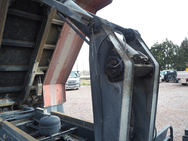 日野プロフィアダンプ大型（10t）[写真15]