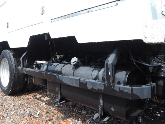 三菱ふそうキャンター高圧洗浄車小型（2t・3t）[写真11]