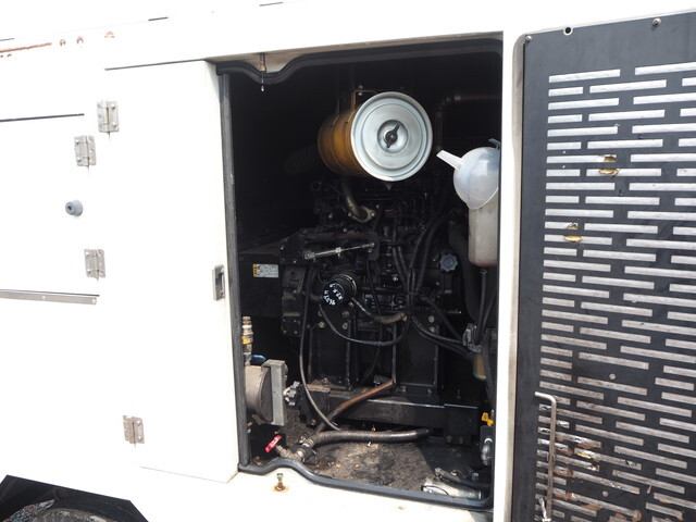 三菱ふそうキャンター高圧洗浄車小型（2t・3t）[写真14]