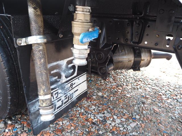 三菱ふそうキャンター高圧洗浄車小型（2t・3t）[写真22]