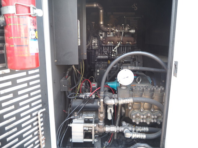 三菱ふそうキャンター高圧洗浄車小型（2t・3t）[写真26]