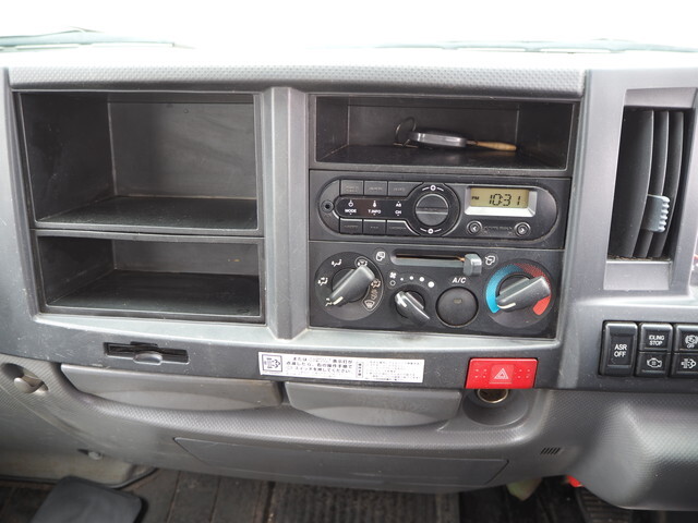 いすゞエルフバキュームカー小型（2t・3t）[写真13]