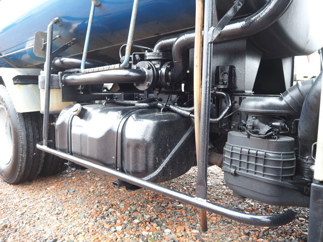 いすゞエルフバキュームカー小型（2t・3t）[写真36]