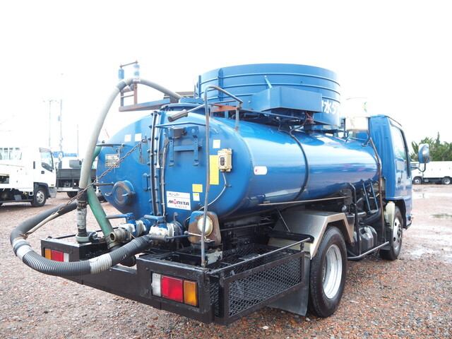 いすゞエルフバキュームカー小型（2t・3t）[写真04]