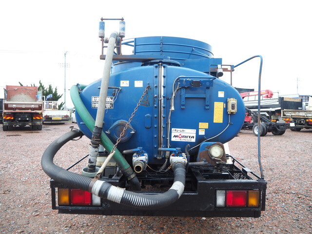 いすゞエルフバキュームカー小型（2t・3t）[写真05]