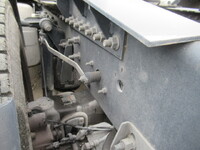 UDトラックスクオントレーラーヘッド（トラクターヘッド）大型（10t）[写真14]