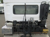 UDトラックスクオントレーラーヘッド（トラクターヘッド）大型（10t）[写真19]